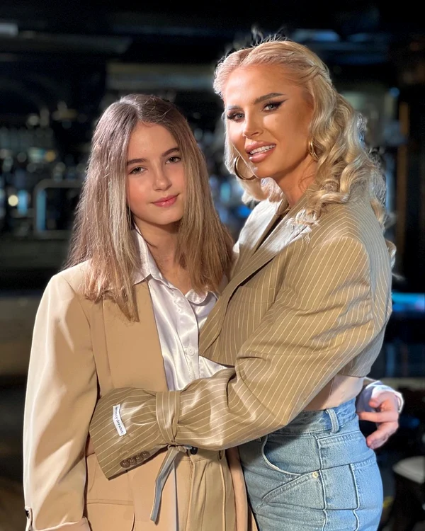 1 andreea banica mandra de fiica sofia maria 2 jpg jpeg