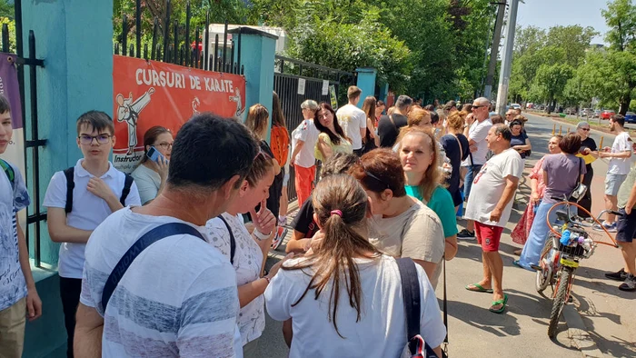 Peste 160.000 de elevi au susținut prima probă a Evaluării Naționale. Sursa foto: Adevărul