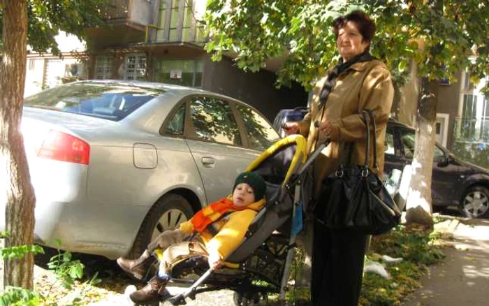 Ecaterina Barabaş spune că de multe ori abia trece pe lângă maşinile parcare