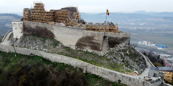 cetatea devei in santier foto daniel guta adevarul