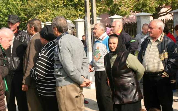 Sătenii vor fi convocaţi la un nou protest săptămâna viitoare. Foto: Adevărul