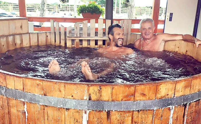 A făcut motocross cu prietenii, pe dealurile de lângă Baia Mare