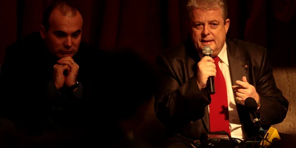 Rareş Bogdan şi Matei Miko lucrează la detaliile Balului Operei