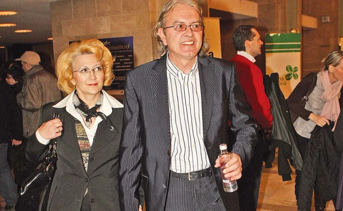 Ducu Bertzi a intrat în vorbă cu Theodora la benzinărie