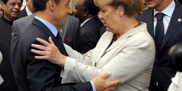 Pozițiile liderilor Franței și ai Germaniei sunt esențiale pentru edificarea unei construcții politice federale în Europa. 