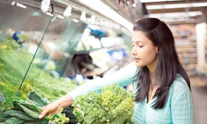 femeie legume verzi jpeg