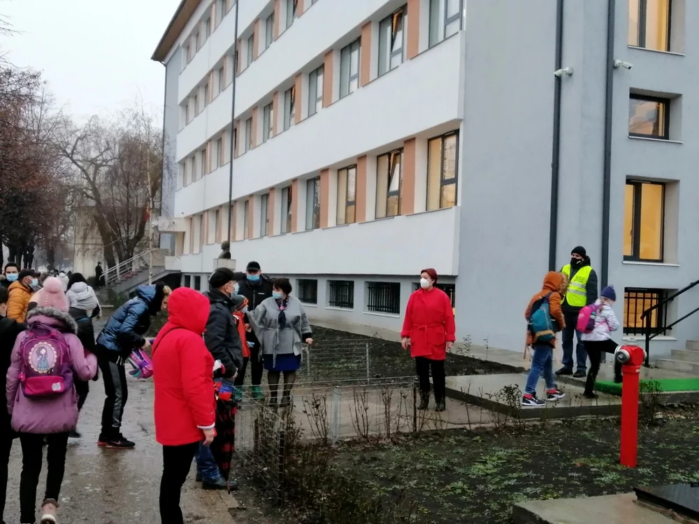 Semetrul doi a debutat luni, 8 februarie, cu prezenţă fizică