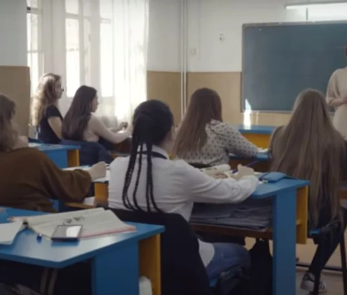 
    Profesoara nu a mai fost lăsată să-şi continue oraFoto: arhivă personală  