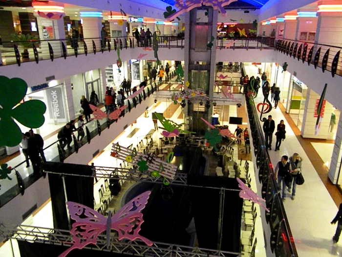 Bucureşteanca a furat haine şi parfumuri