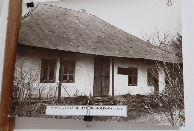 Prima școală publică din Moldova se reconstruiește cu voluntari. Va fi transformată într-un muzeu inedit