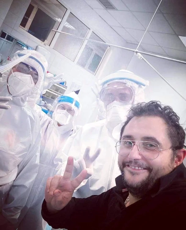 Nikos a ieșit din carantină pe 10 iunie și a venit imediat s-o vadă pe Bahmu