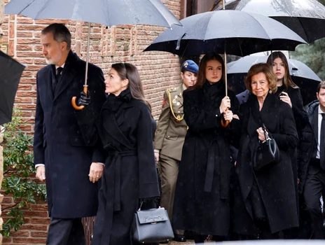 Regele Felipe, Regina Letizia, Printesa Leonor, Infanta Sofia și Regina Sofia 