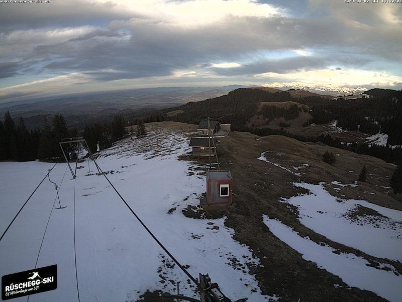 Stațiunea de schi elvețiană Rüschegg Eywald este victima schimbărilor climatice. Sezonul 2024, anulat, din cauza lipsei zăpezii