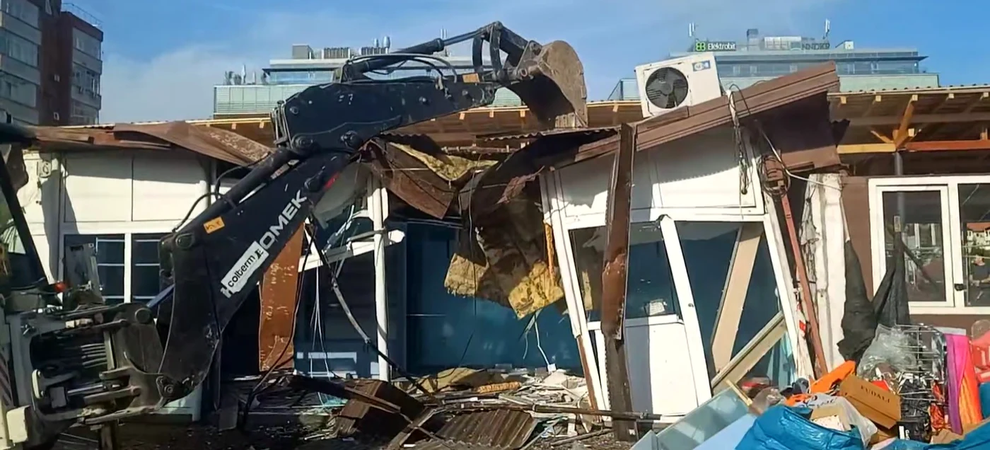Au fost demolate mai multe spații în Timișoara Foto - captură video Facebook