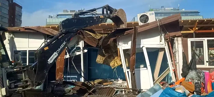 Au fost demolate mai multe spații în Timișoara Foto - captură video Facebook
