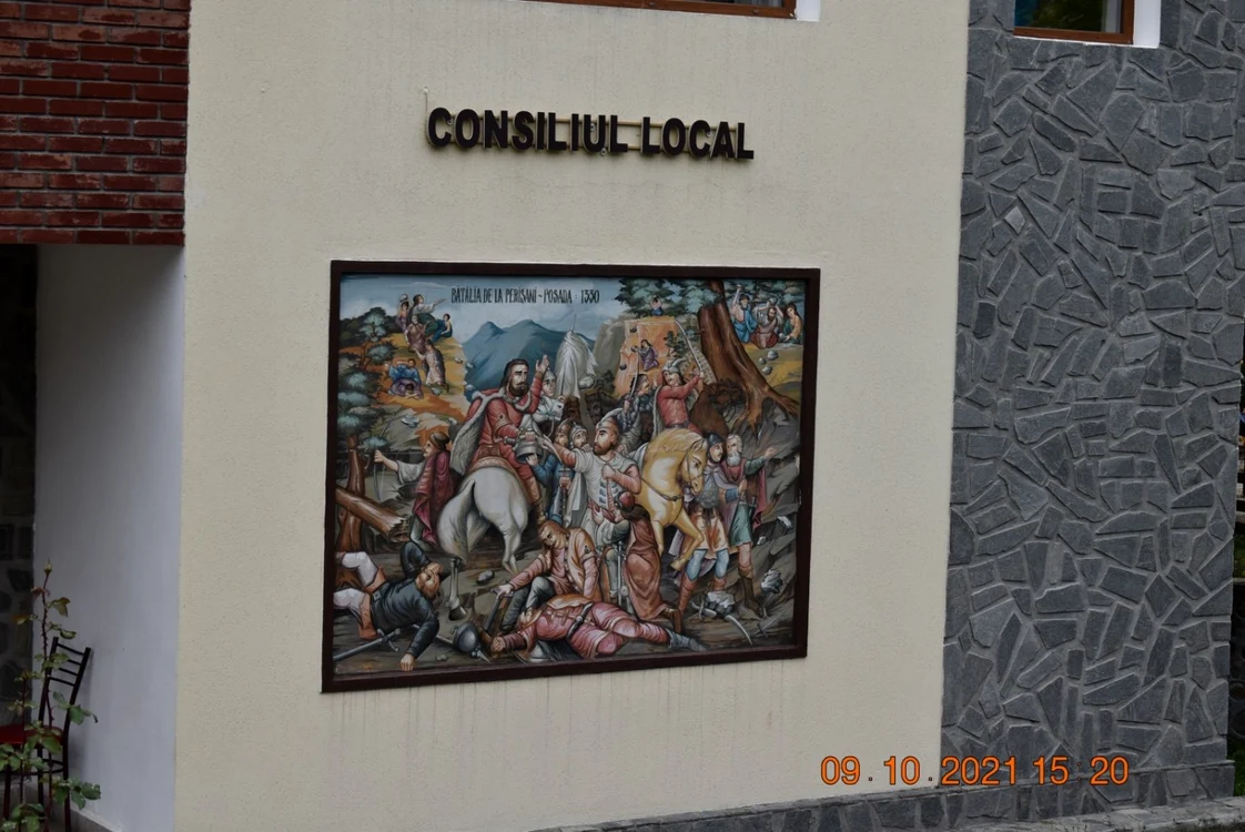Bătălia de la Posada pe faţada Primăriei Perişani din Ţara Loviştei - Vâlcea Foto Daciana Stoica - Adevărul