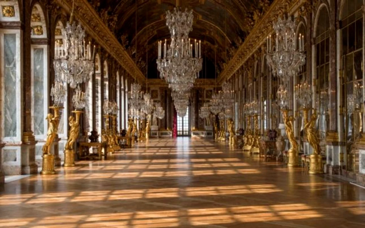 Palatul Versailles - sala oglinzilor  Foto chateauversailles fr