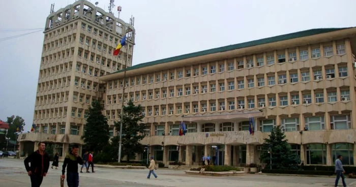 Cetăţenii mai au de aşteptat până la publicarea declaraţiilor