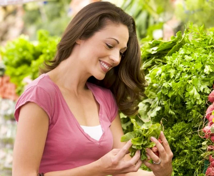 
    Inclus în dietă, spanacul este un remediu excelente în perioada de convalescențăclicksanatate.ro  