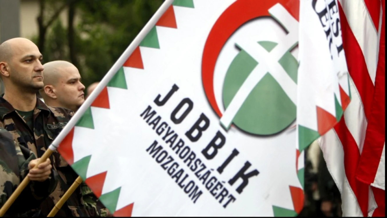 
    Preşedintele român, Traian Băsescu, a cerut interzicerea liderilor Jobbik şi a membrilor partidului în România  