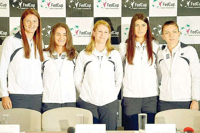 Sorana şi Ana sunt prietene bune