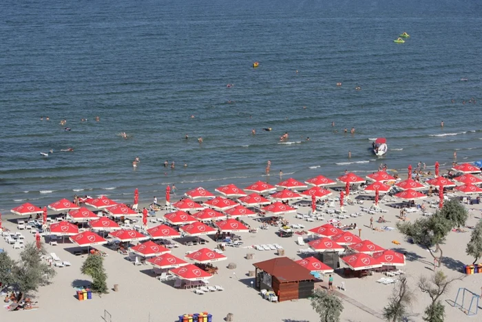 Litoral: plajă, mare, nisip şi soare FOTO Adevărul Constanţa