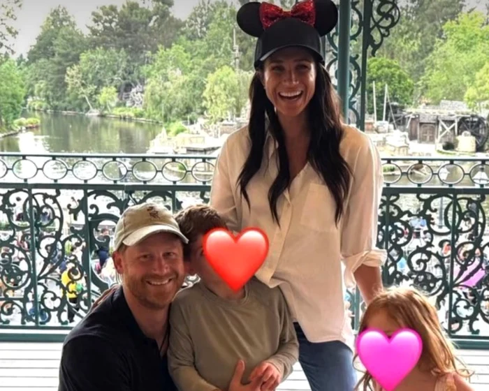 VIDEO Prințul Harry și Meghan Markle și-au dus copiii la Disneyland. Cum s-a distrat familia ducilor de Sussex