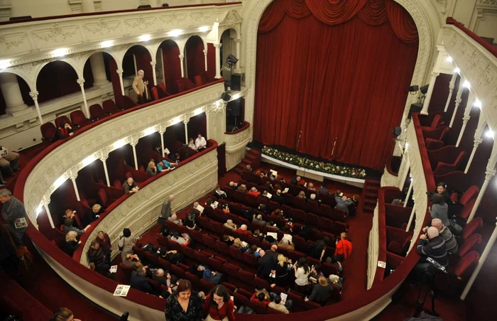 Actriţa rănită face parte din trupa de teatru Rinkogun, din Japonia, care prezintă vineri, la Teatrul Odeon spectacolul “Podul” FOTO Adevărul