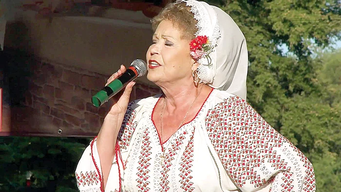 Mioara Velicu poartă mereu cruciulița de la Nicolae