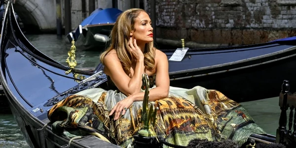 j lo