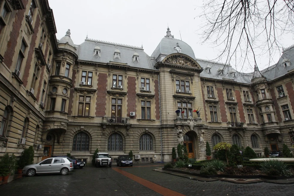 O direcție din Ministerul Agriculturii are patru șefi și doar 14 angajați. Explicațiile directoarei: „Nu e în atribuția mea”