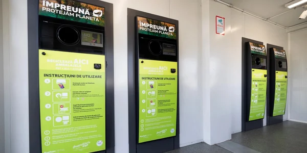 aparate colectare ambalaje SGR  foto Auchan jpg