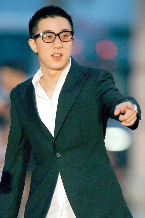 
    Jaycee Chan rămâne  în arest până când  instanţa va decide  dacă îl trimite în  faţa plutonului  de execuţie  
