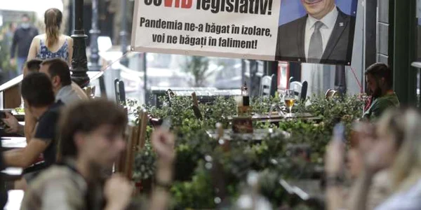 Protest al angajaţilor din Horeca în centrul vechi din Bucureşti FOTO Inquam Photos / Octav Ganea