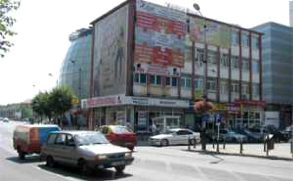 Clădirea SC Socom SA, expropriată şi demolată