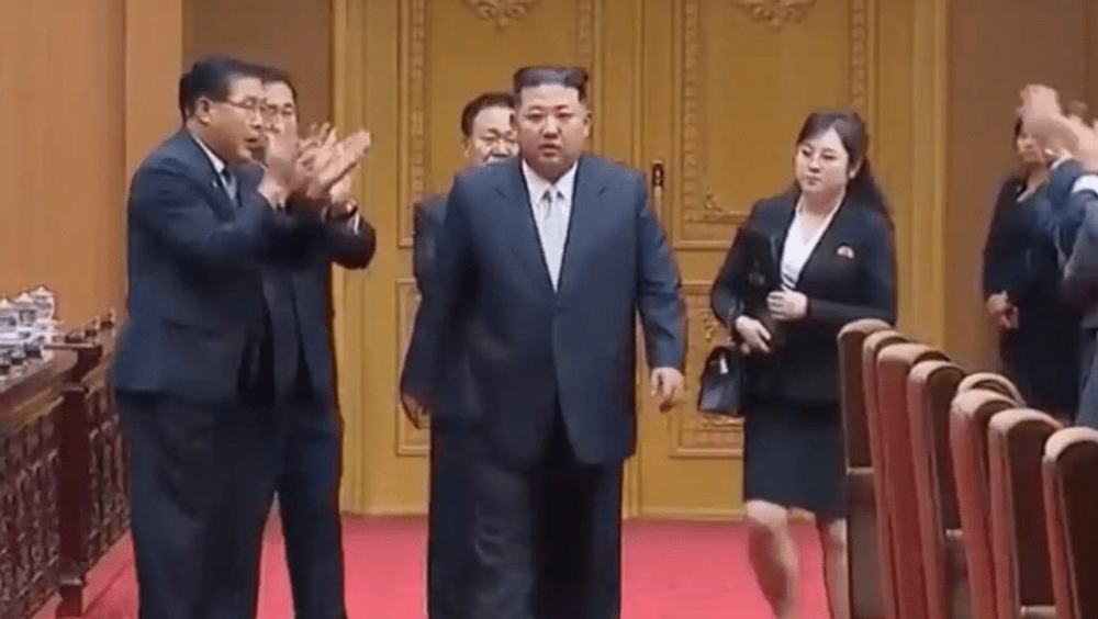 Misterul femeii fotografiate alături de liderul nord-coreean Kim Jong-un FOTO