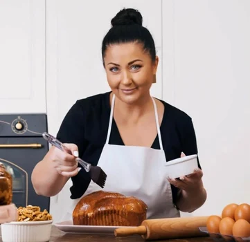 Gabi Cristea face cozonaci delicioși foto Instagram