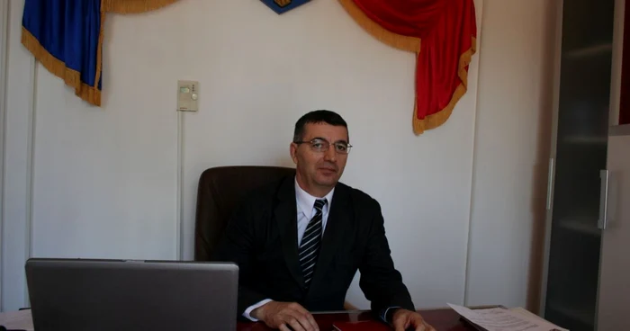 Primarul Ionel Lupu spune că nu este specialist în drumuri