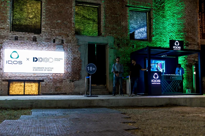 IQOS ADVERT 1 PNG