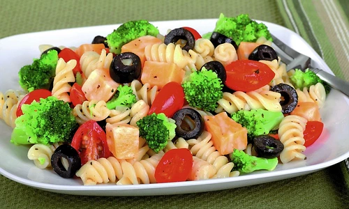 salata de paste cu broccoli jpeg