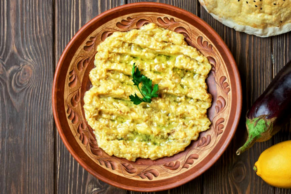 Salata de vinete se poate pregăti foarte ușor / foto: IStock