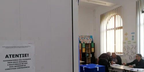 anunt interzicere fotografiere vot sectie   foto alina mitran jpeg