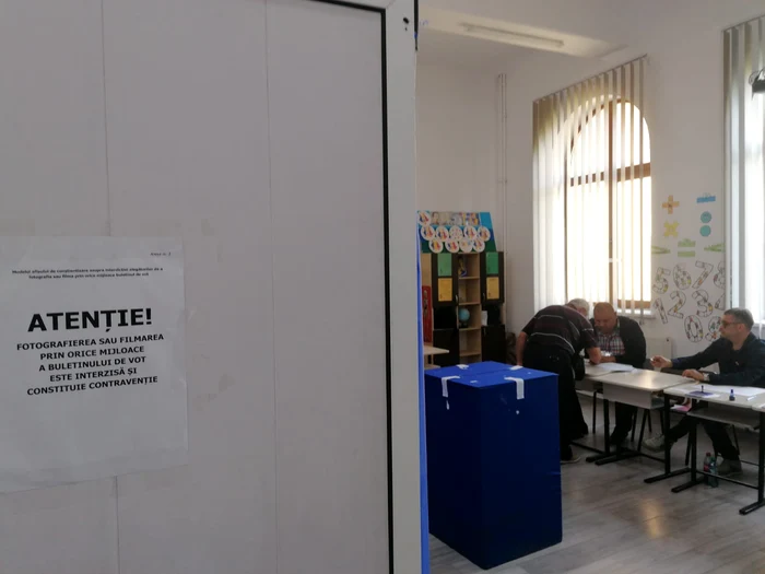 Fotografierea buletinului de vot este interzisă FOTO: Alian Mitran