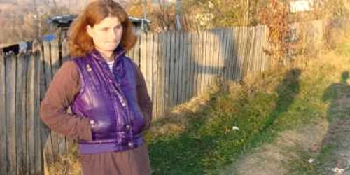Mădălina Mustăţea a lăsat două zile copiii nemâncaţi