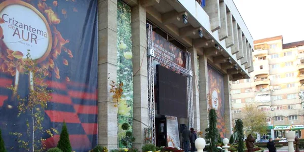 Ca în fiecare an, decorul este unul deosebit