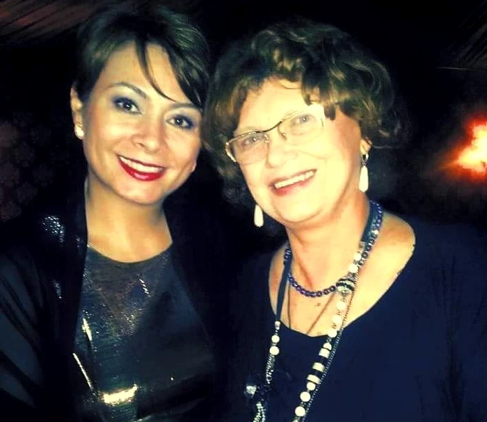 
    Adriana Antoni și Cezara Dafinescu  