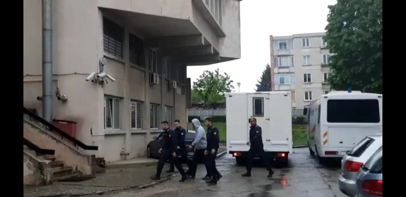 Cristian Cioacă, în drum spre sala de judecată Foto Alex Vlaicu
