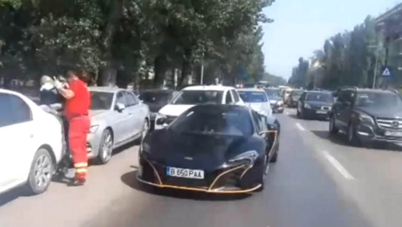 Bolid avariat la intrare în Mamaia Captură video