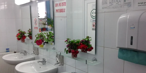 Autostrada Soarelui A2 - Grupurile sanitare de la Km 206 Foto Sînziana Ionescu