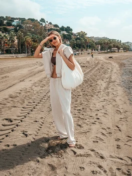 Dani Oțil și soția sa în Malaga / Foto: Instagram